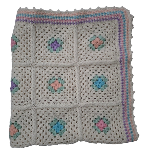 Handmade Crochet Blanket 4ft X 4ftt Square Pattern Flower Knit Pattern - Picture 4 of 4